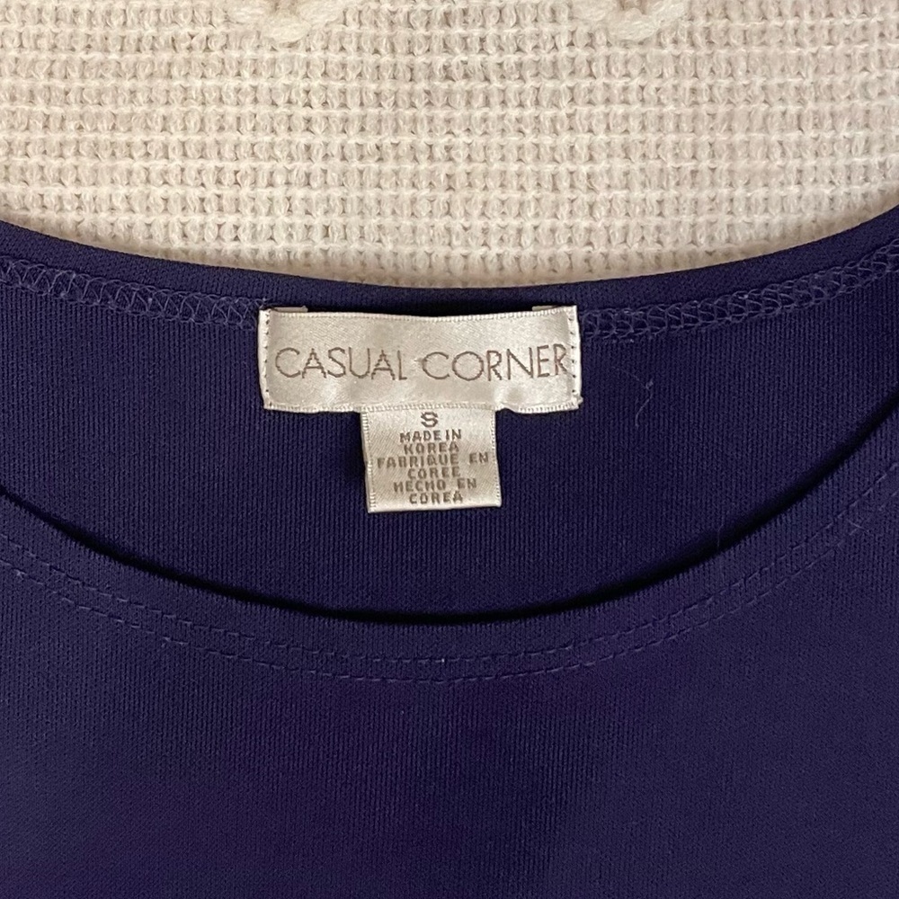 Women’s Casual Corner Purple/Navy Sleeveless Top - Picture 4 of 4
